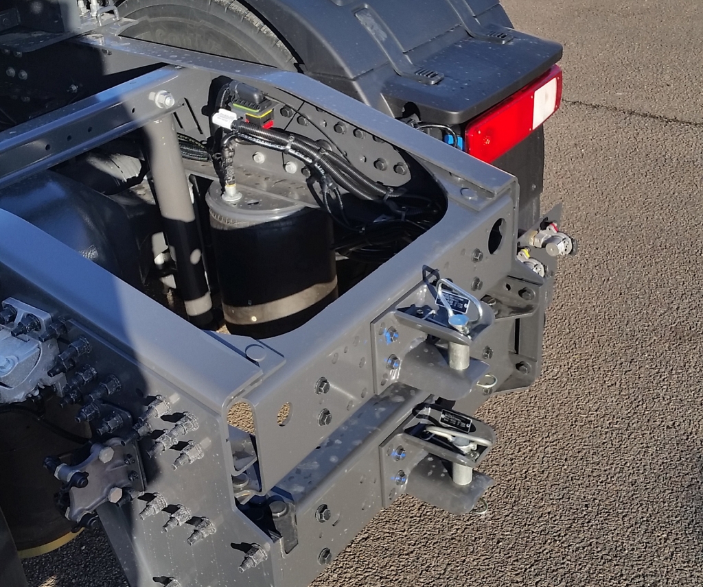 Traction de remorques - double attelage pour remorque tous types